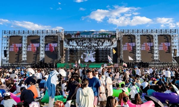战马出征张北草原音乐节，音乐+机车重燃滚烫青春